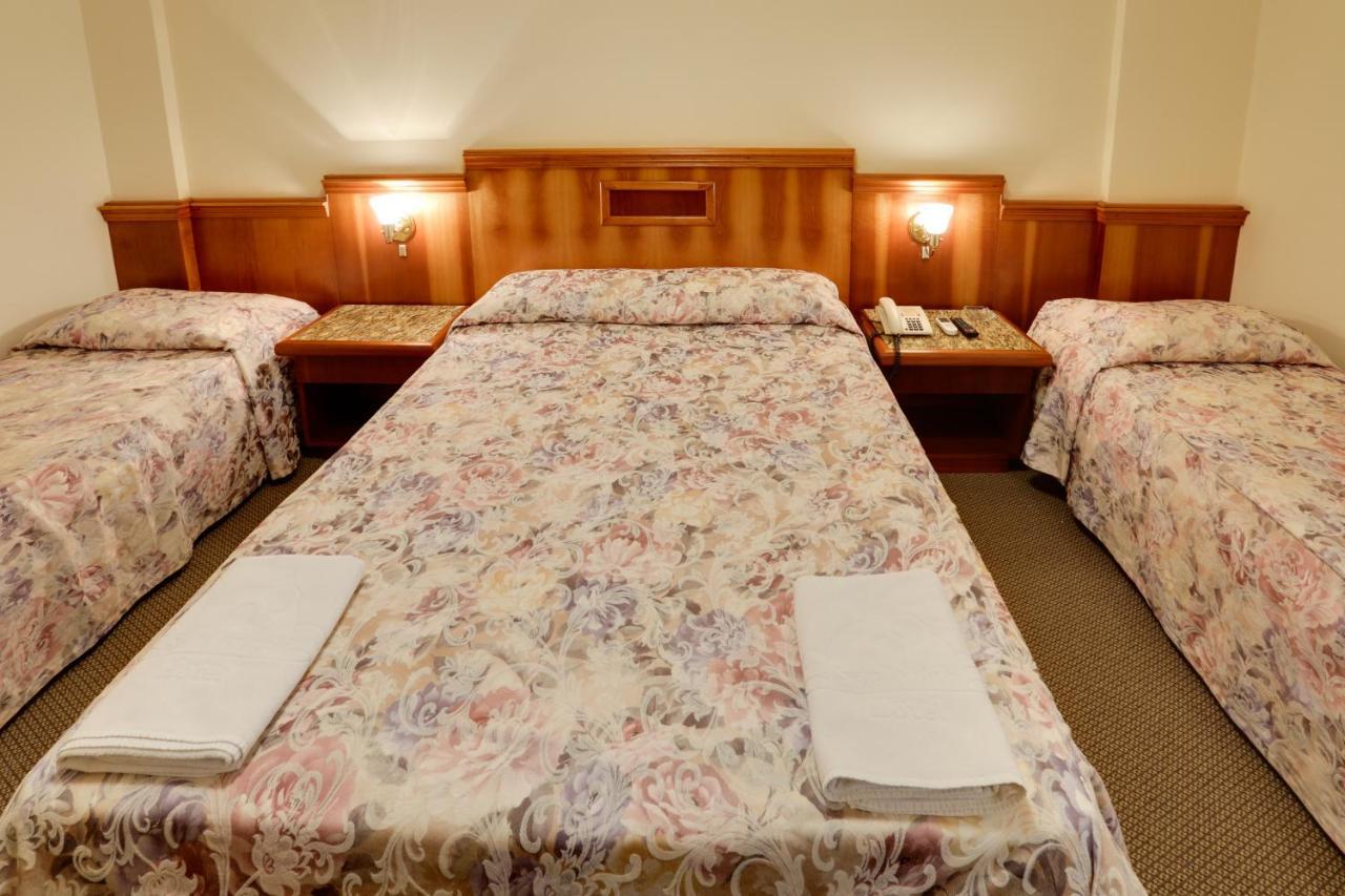 Hotel San Isidro São Gabriel Esterno foto